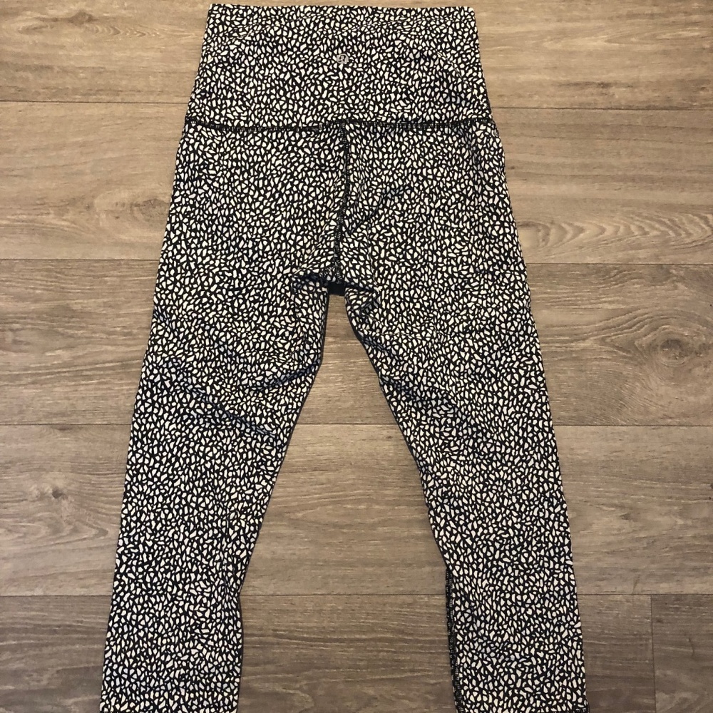 Lululemon Wunder Under Crop Hi-Rise Black & White